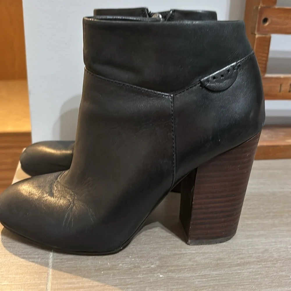 Tory Burch booties - Picture 4 of 10